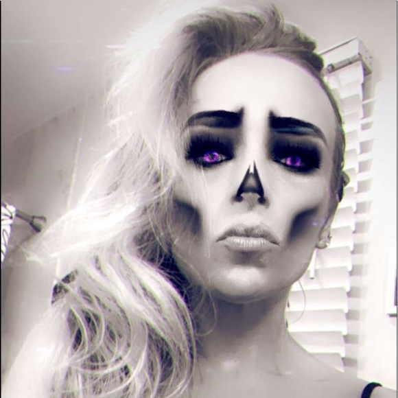 Welcome to my closet !! - Picture 10 of 12